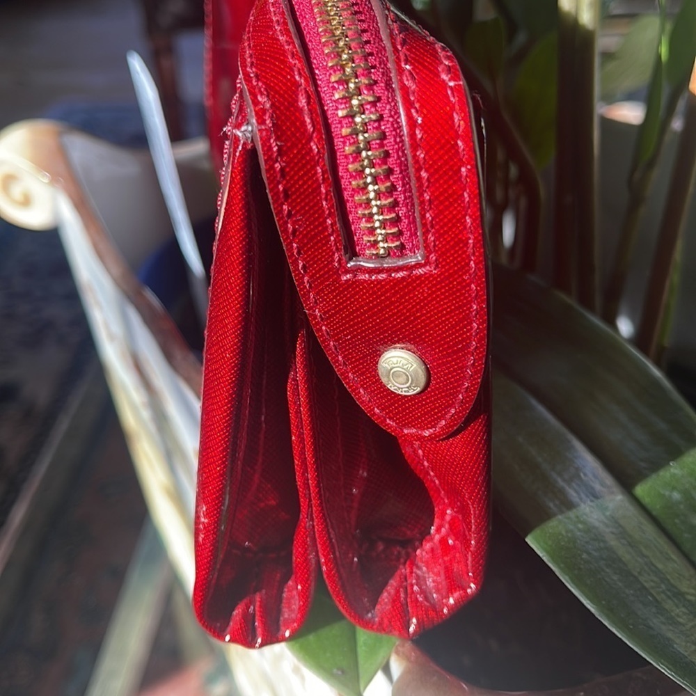 TUMI Red Metallic Crossgrain Zip Top Wristlet Clutch Bag Gold Hardware - Picture 6 of 12